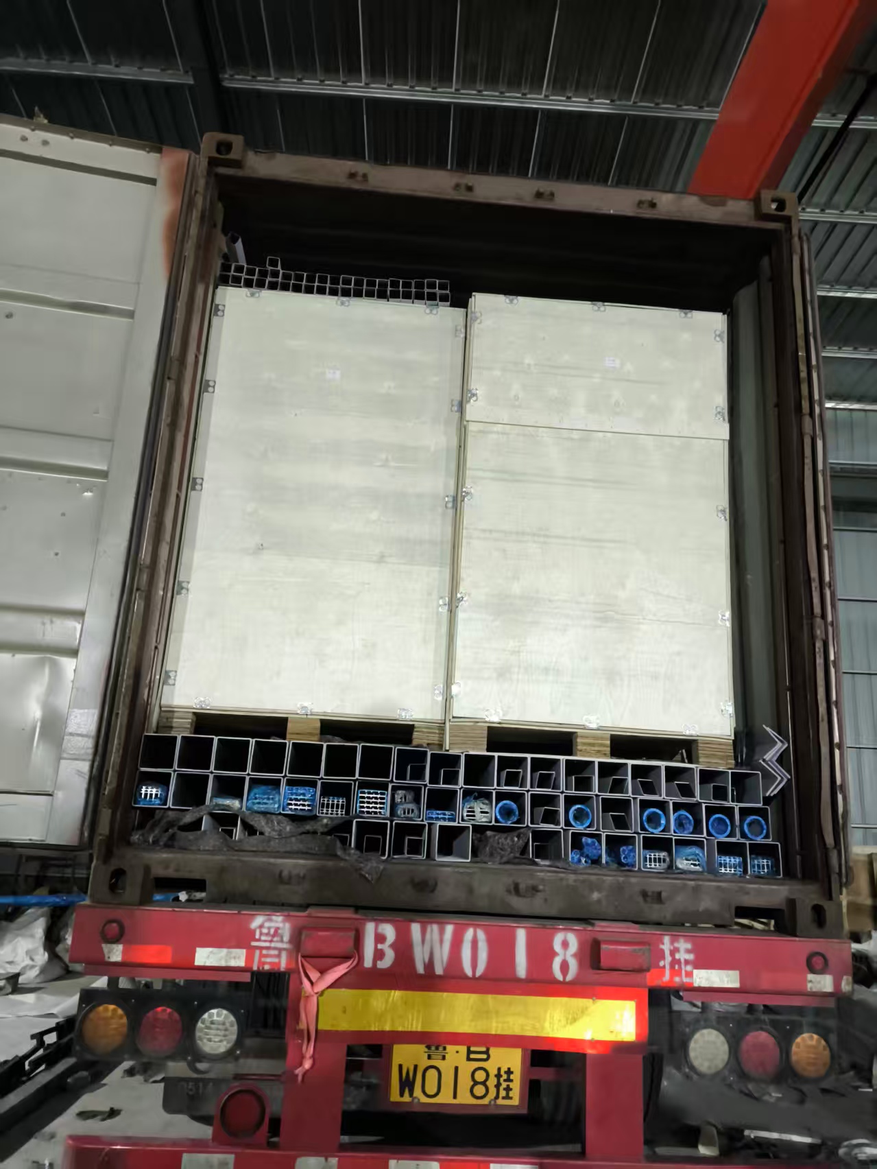Export hangar door packed and shipped