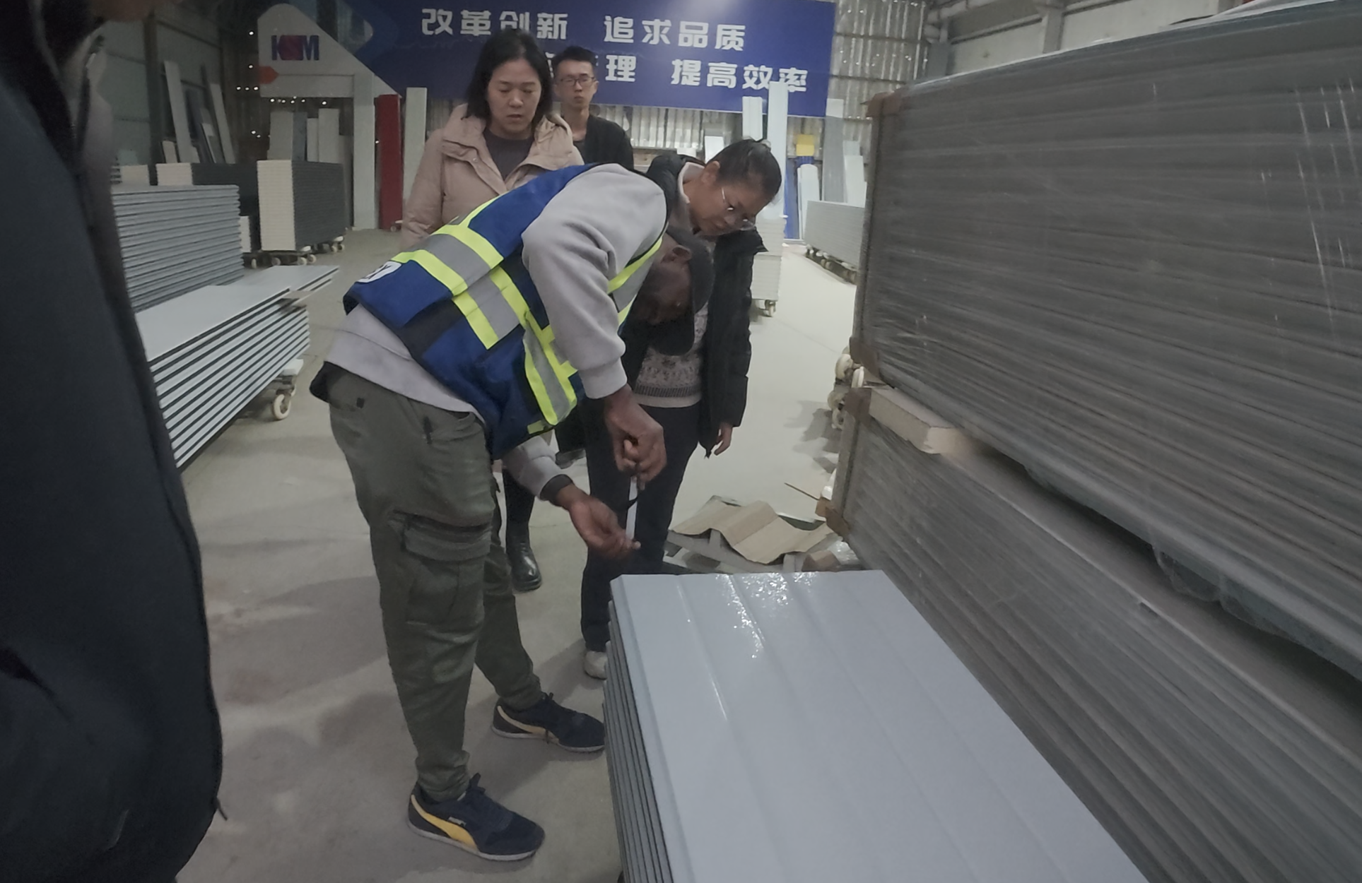 Up Folding Hangar Door