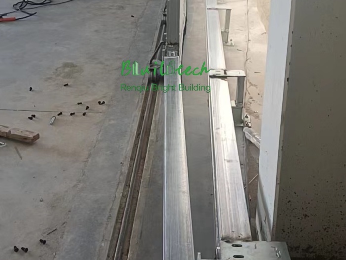 Custom Side Sliding Hangar Door: 18m × 6m Solution for Limited Headroom | Bright Building